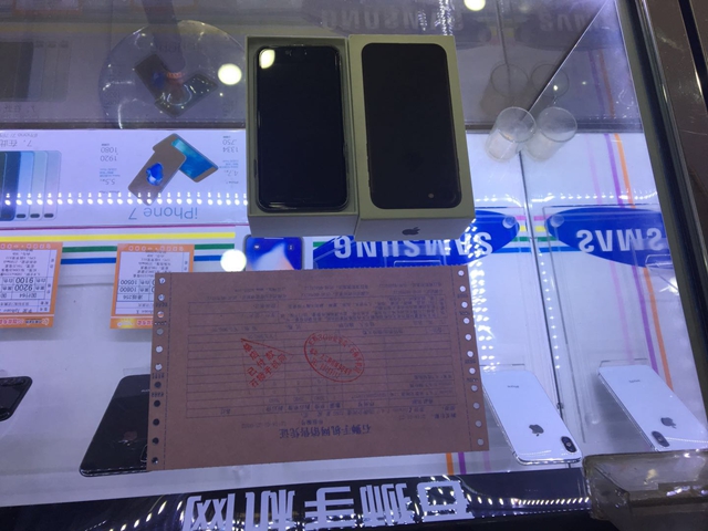 苹果iphone7美版128G再来一台4050，最近苹果开始火了哦，我们的价格优势就在这里 一年保修，欢迎新老顾客