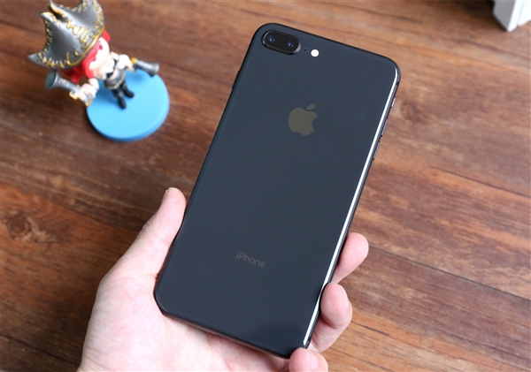 史上最低！iPhone 8 Plus疯狂降价：64GB版5899元