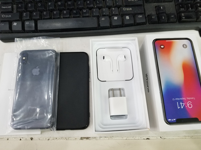 美版全新iPhoneX出 一台 256G 只要7499 和国行一模一样 [机智] 不必再观望啦