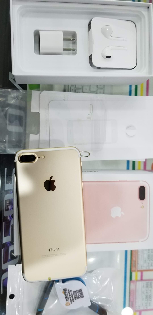 出一台美版iPhone7plus顶配版256G全网通纯无锁感谢老顾客支持[耶] 另外我们送图片里的多功能数据线 苹果安卓