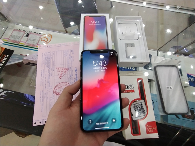 优势货源！超高性价比！苹果iPhoneX256G全网通黑白各出一台！懂买会买，价格比国行便宜很多！全新全原装4999元！