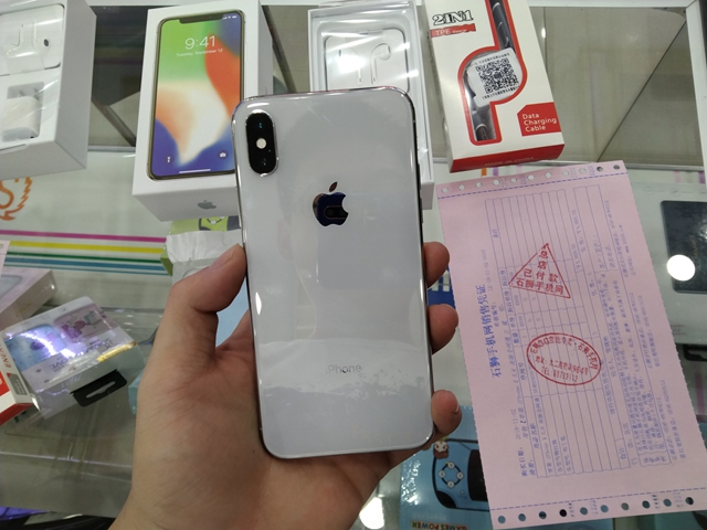  优势货源！超高性价比！苹果iPhoneX256G全网通黑白各出一台！懂买会买，价格比国行便宜很多！全新全原装4999元