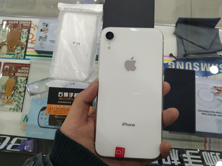 二手良品！苹果iPhoneXR64G白色出一台！极品成色充电仅一次的！生产日期19年12月简直买到就是赚到！3250元