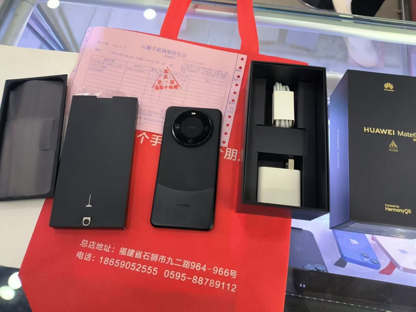 全新 5G华为旗舰 Mate60   黑色 512G出一台！一年保修，配件齐全。  价格优势，精品好机，尽在一机网 