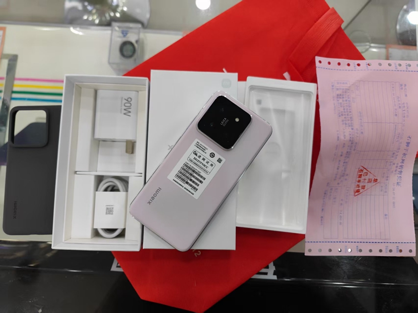  【一机一朋友·用心卖好机】  全新机！，小米14  5G 12+512G 粉色 出一台！全新原封一年全国联保！！  