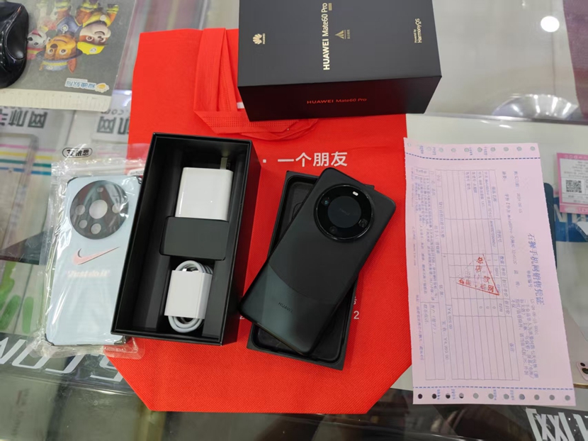 二手良品  5G华为旗舰 全套配件 Mate60Pro  黑色 12+512 出一台！真机图赏  98新以上  价格优势