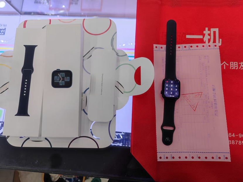  全新 苹果手表se系列 45mm 黑色出一台!      买手机，智能手表，平板电脑到一机网，你想不到的实惠