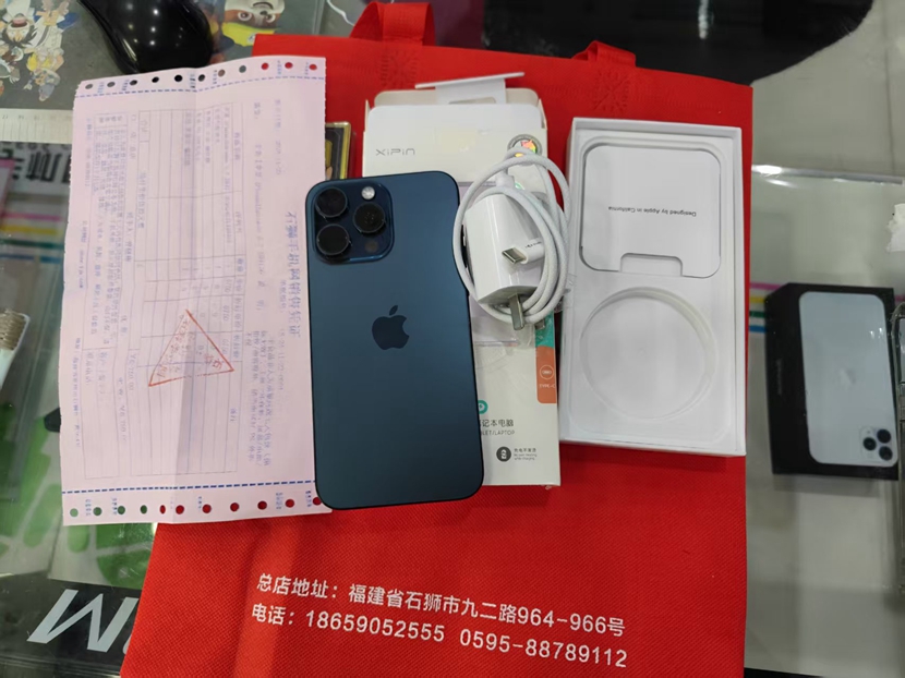靓机  二手 国行 5G 苹果iPhone15ProMax  6.7英寸 256G 蓝色 出一台，感谢老顾客支持！！  