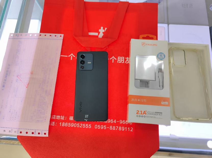 二手良品，便宜又耐用的vivo出出一台，只要几百块 而且电池超耐用的！备用机首选  感谢老顾客支持。价格优势，精品好机，