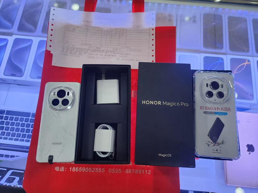 二手良品 5G 荣耀 旗舰 Magic6Pro  12+256G 白色出一台！高端大气，价格便宜 2000来块  价格超