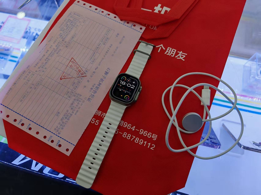 二手良品！苹果手表 Ultra1代 49mm  海洋白表带 手表出一台 2000多超高性价比！  价格优势，精品好机，尽