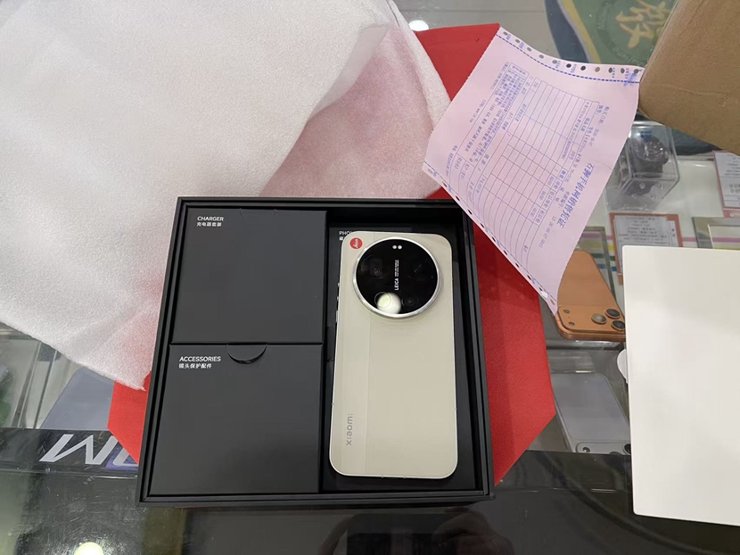 二手良品，全套充新 小米旗舰 小米17Ultra 徕卡摄影版 5G 16+512G 白色 成色99新出一台！一年质保，全