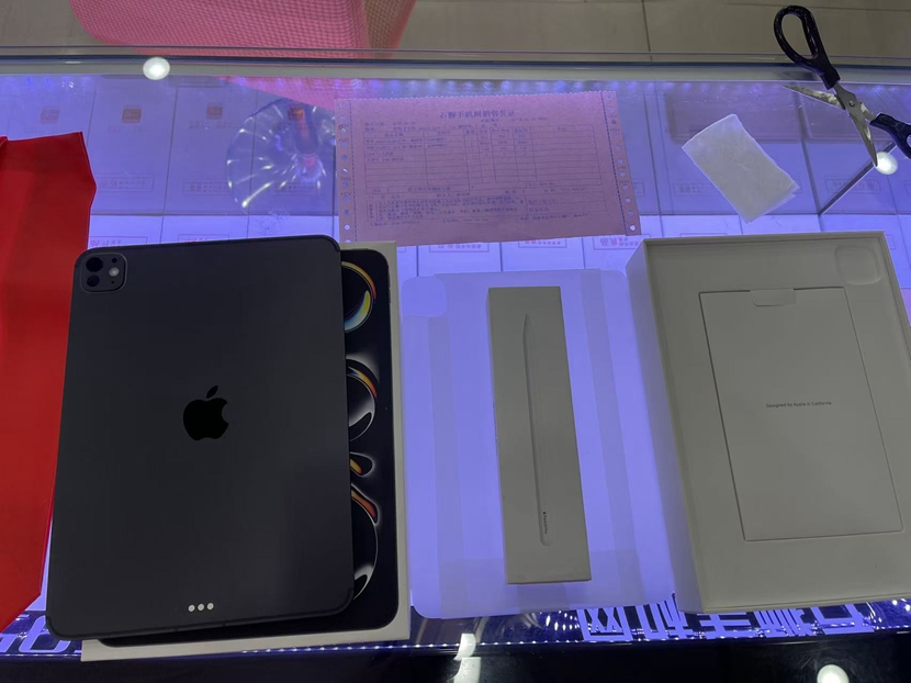苹果ipadpro最新款出一台！256G黑色全国联保配套齐全  感谢老顾客支持