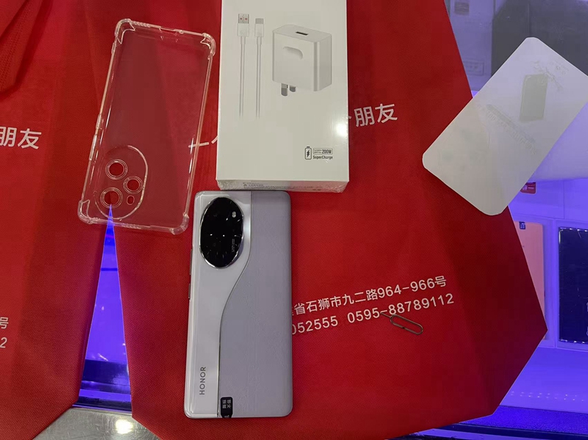 二手良品 荣耀100Pro 骁龙gen2 高端货，16+256G出一台 价格便宜成色好 配充电器膜壳